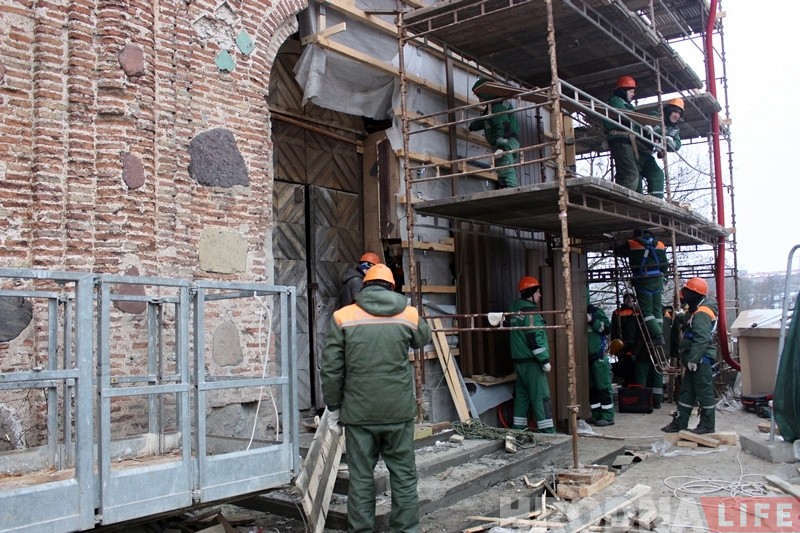 Рамонт Каложы: абшыўка сцяны на 75% ужо гатовая Рамонт Каложы: абшыўка сцяны на 75% ужо гатовая