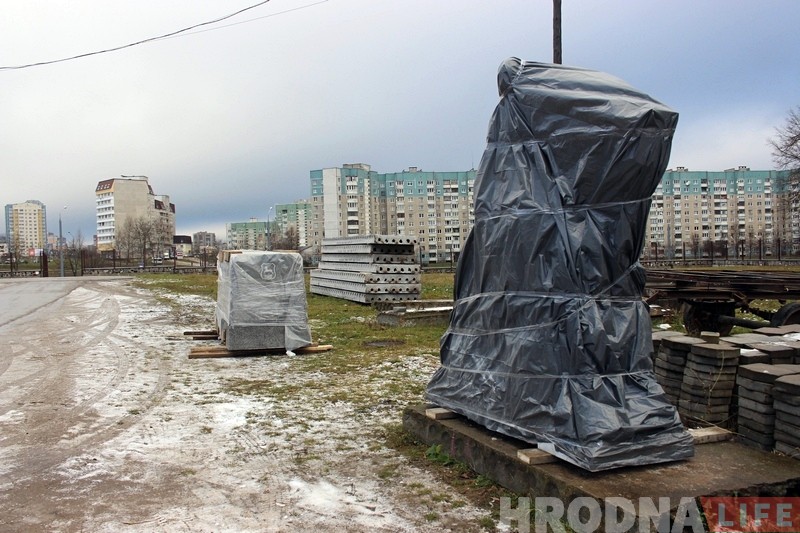Помнік Давыду Гарадзенскаму даставілі ў Гродна Помнік Давыду Гарадзенскаму даставілі ў Гродна