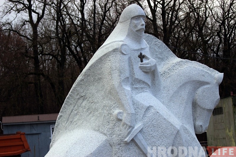 Помнік Давыду Гарадзенскаму даставілі ў Гродна Помнік Давыду Гарадзенскаму даставілі ў Гродна