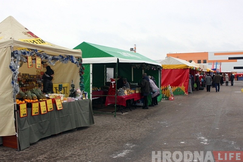 "На Савецкай плошчы выбару было больш". Каля OldCity пачаў працу калядны кірмаш "На Савецкай плошчы выбару было больш". Каля OldCity пачаў працу калядны кірмаш