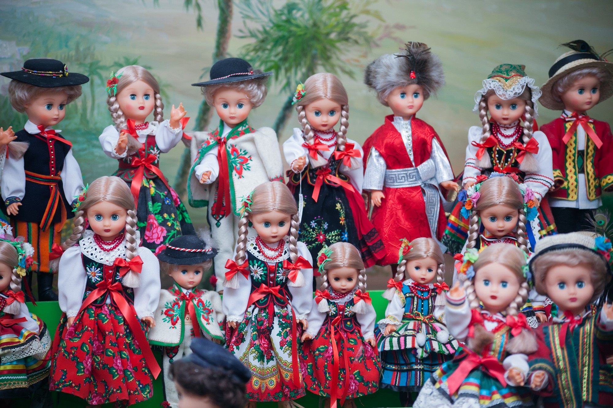 Цукеркі для Ісуса, Марыя і Іосіф сярод уцекачоў. Як калядныя шопкі набываюць рысы сучаснасці