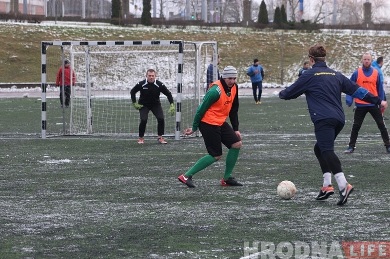 Ад аматараў да прафесіяналаў. Як у Гродне праходзіць зімовы турнір па міні-футболе Ад аматараў да прафесіяналаў. Як у Гродне праходзіць зімовы турнір па міні-футболе