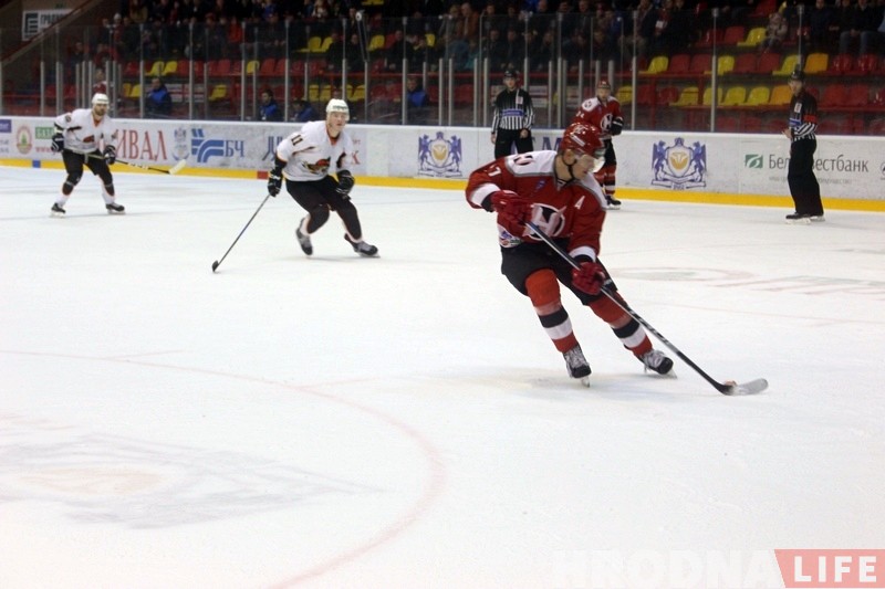 "Шахцёр" у Гродне перапыніў 14-матчавую пераможную серыю "Нёмана" "Шахцёр" у Гродне перапыніў 14-матчавую пераможную серыю "Нёмана"