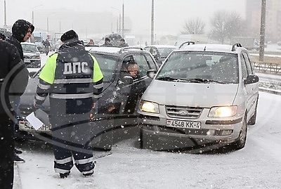 14 аўтамабіляў сутыкнуліся на кальцавой дарозе ў Гродне