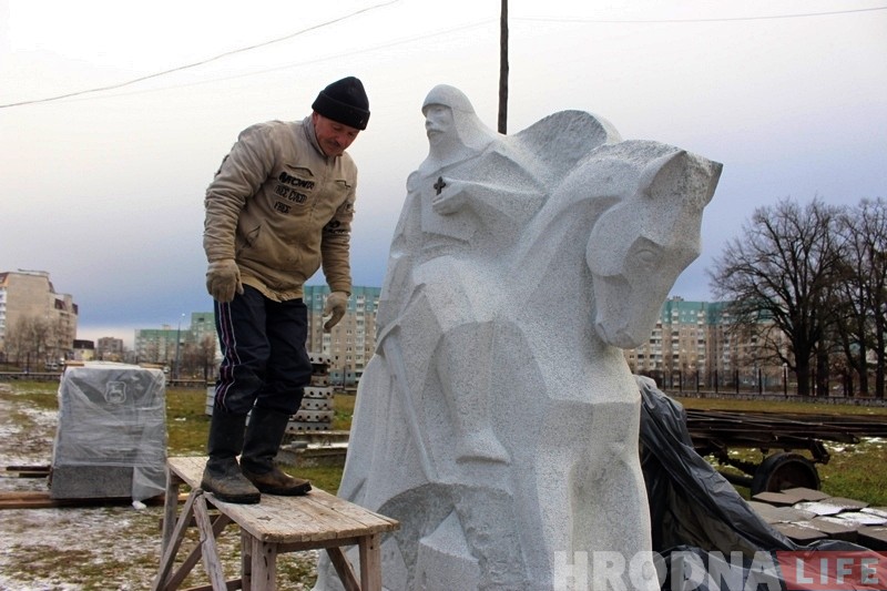 Помнік Давыду Гарадзенскаму даставілі ў Гродна Помнік Давыду Гарадзенскаму даставілі ў Гродна