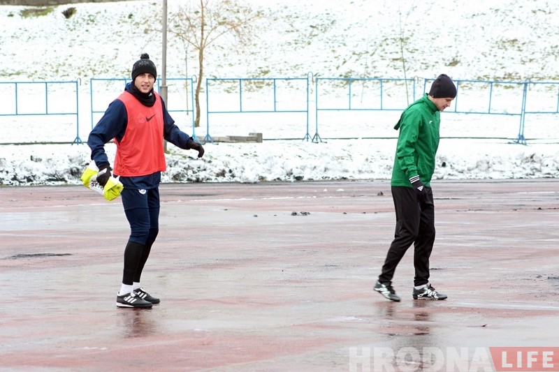 Ад аматараў да прафесіяналаў. Як у Гродне праходзіць зімовы турнір па міні-футболе