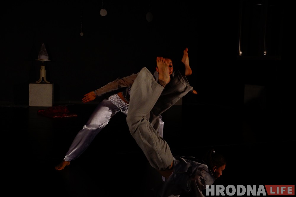 У пошуках снегу і прыгажосці. Танцоры з трох гродзенскіх студый прадставілі свой першы танц-спектакль У пошуках снегу і прыгажосці. Танцоры з трох гродзенскіх студый прадставілі свой першы танц-спектакль