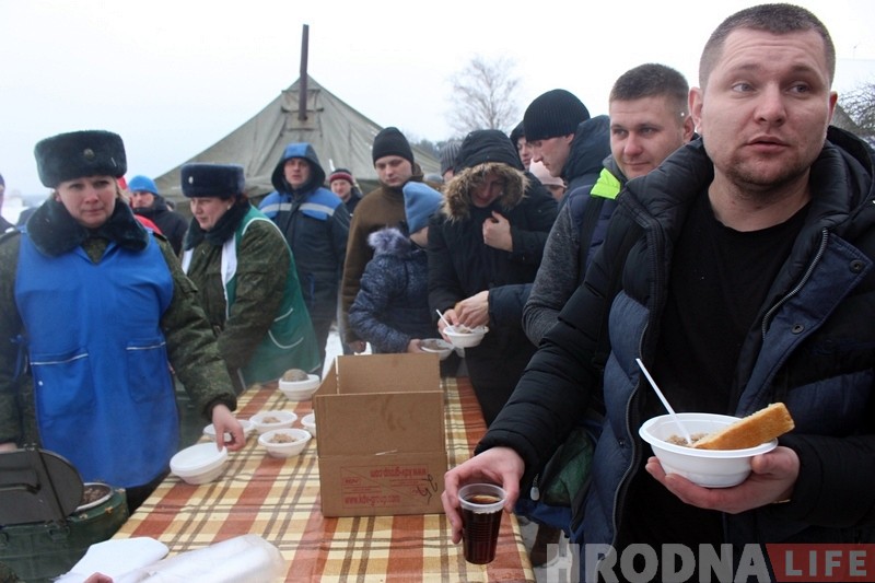 "Адчуванні - труба, космас". Гродзенцы на Юбілейным возеры святкавалі Вадохрышча "Адчуванні - труба, космас". Гродзенцы на Юбілейным возеры святкавалі Вадохрышча