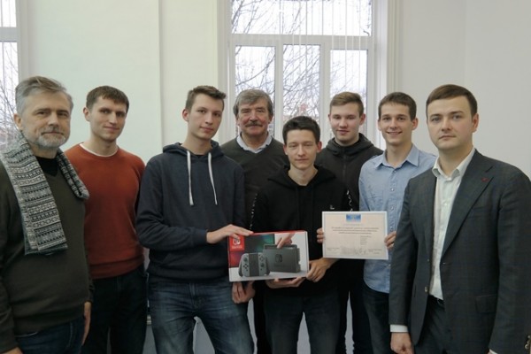 Гродзенскія студэнты распрацавалі мабільны дадатак па ацэнцы "шкоднасці" набыванага прадукта ў краме