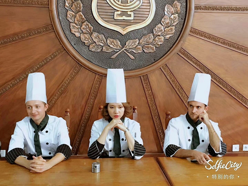 Повар, миротворец, криминалист: как гродненец снимался в китайских сериалах и кино