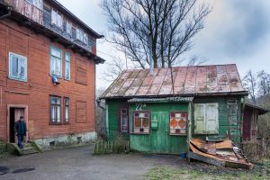 "Экскурсіі па бамжатніках". Чым гродзенскіх сталкераў прыцягваюць закінутыя будынкі