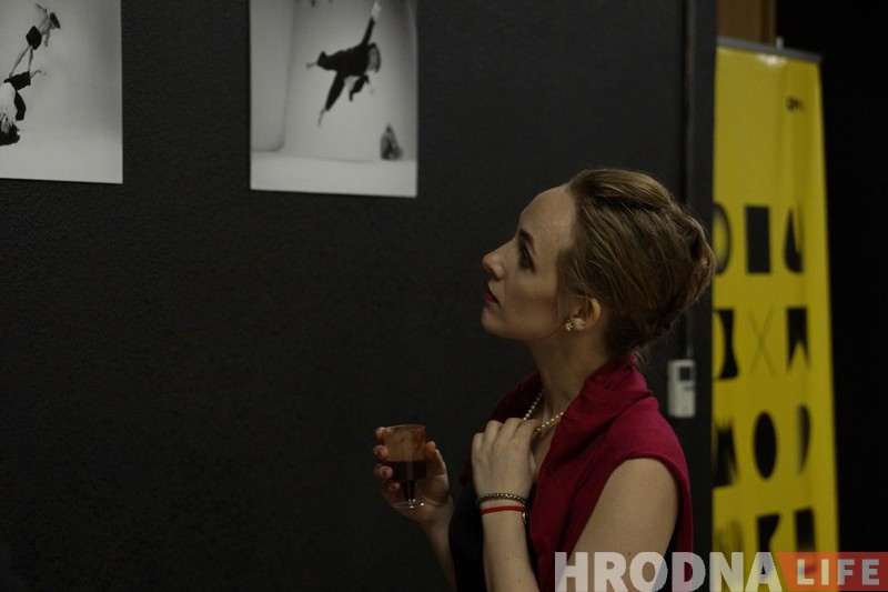Танцорка прадставіла ў Гродне фотавыставу “палётаў без фоташопу” Танцорка прадставіла ў Гродне фотавыставу “палётаў без фоташопу”