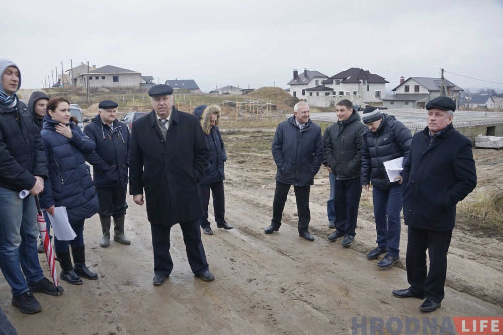 Поўная Забалаць! Грошай на дарогі ў Гродне няма і не будзе. Жыхары кажуць, што гэта парушэнне ўказа прэзідэнта