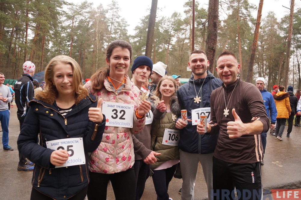 Бягом у Новы год. Чэмпіён, прыгажуня і 260 цвярозых гродзенцаў пачалі год з прабежкі