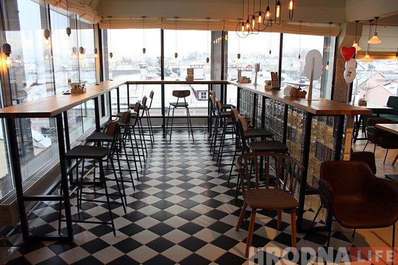 Цяпер у Гродне можна любавацца відамі старога горада з панарамнага ліфта і новай залы "Вялікага буфета" Цяпер у Гродне можна любавацца відамі старога горада з панарамнага ліфта і новай залы "Вялікага буфета"