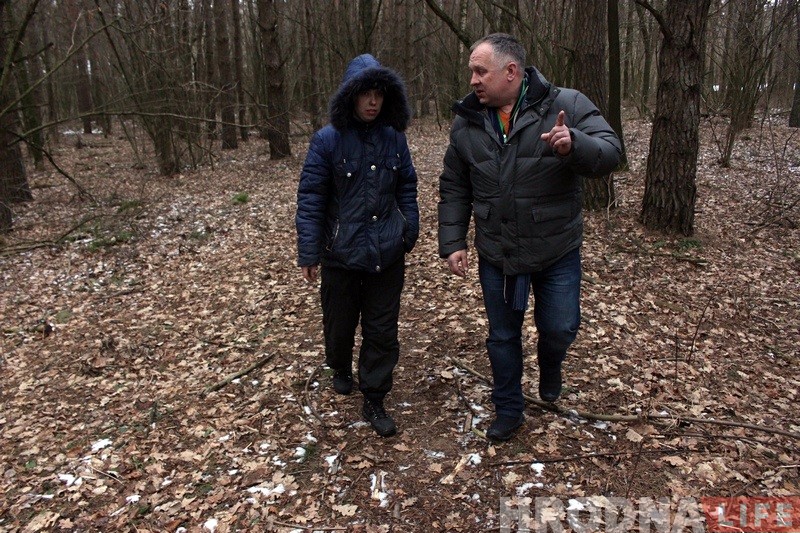 "На жыццё не скардзілася, прасіла дапамагчы з пашпартам". Дзяўчыне, якая жыве ў лесе, пачалі рабіць дакументы