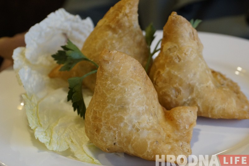Кухар-індус прыехаў у Гродна гатаваць сапраўдную індыйскую ежу (спойлер - гэта востра і горача)