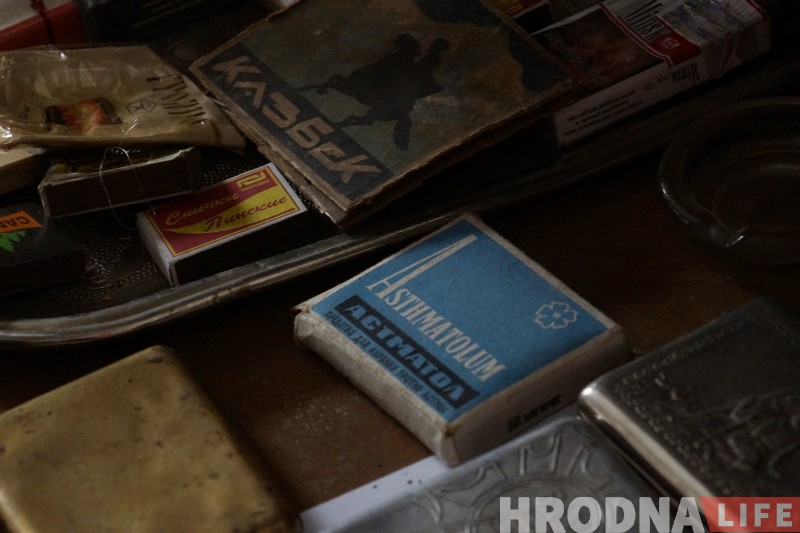 “Навошта цыгарэты, каб не кава?” Пра шкодныя радасці жыцця раскажа выстава ў музеі Паруліса