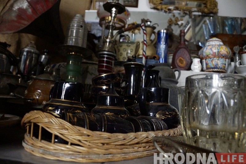 “Навошта цыгарэты, каб не кава?” Пра шкодныя радасці жыцця раскажа выстава ў музеі Паруліса