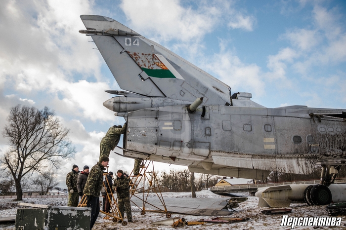Навошта ў Скідзель даставілі франтавы бамбардзіроўшчык Су-24М?