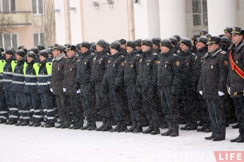 ФОТА: Марш міліцыі па вуліцах Гродна ў снегапад ФОТА: Марш міліцыі па вуліцах Гродна ў снегапад