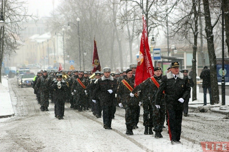 ФОТА: Марш міліцыі па вуліцах Гродна ў снегапад ФОТА: Марш міліцыі па вуліцах Гродна ў снегапад