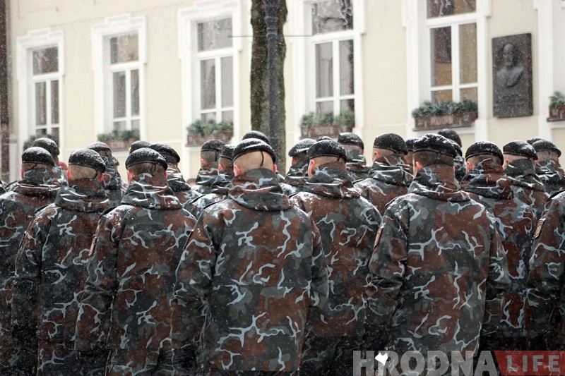 ФОТА: Марш міліцыі па вуліцах Гродна ў снегапад ФОТА: Марш міліцыі па вуліцах Гродна ў снегапад
