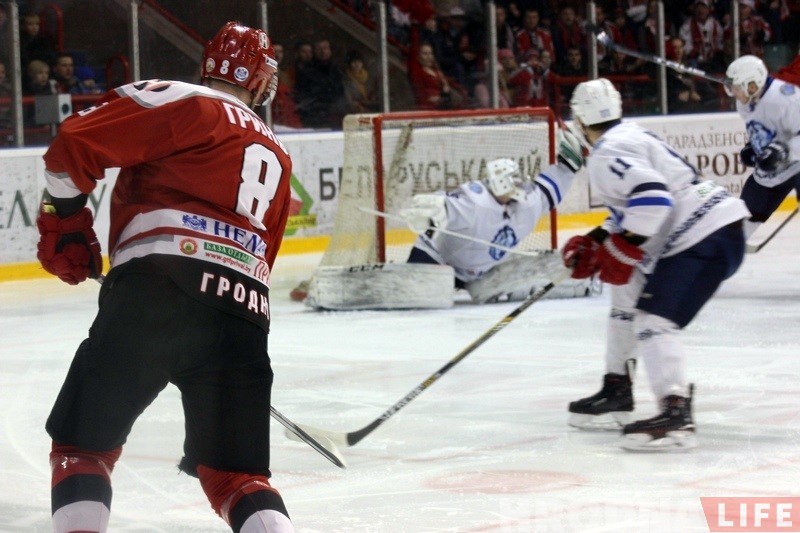 Серыя працягнецца ў Маладзечне: "Нёман" не змог дома абыграць "Дынама" Серыя працягнецца ў Маладзечне: "Нёман" не змог дома абыграць "Дынама"