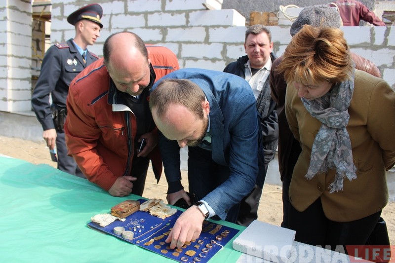 Што вядома пра залаты скарб, які знайшлі ў цэнтры Гродна