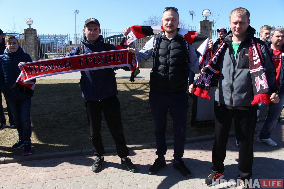 Чырвона-чорная армія гродзенскіх заўзятараў едзе ў Мінск па Кубак краіны Чырвона-чорная армія гродзенскіх заўзятараў едзе ў Мінск па Кубак краіны