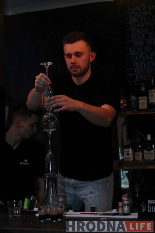 Бар з «агеньчыкам». У Гродне адкрыўся пірацкі “Карсар” Бар з «агеньчыкам». У Гродне адкрыўся пірацкі “Карсар”