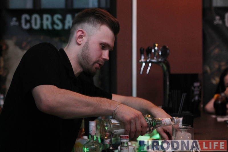 Бар з «агеньчыкам». У Гродне адкрыўся пірацкі “Карсар” Бар з «агеньчыкам». У Гродне адкрыўся пірацкі “Карсар”