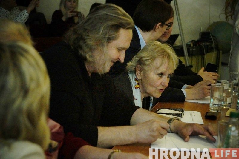 Пераможцы конкурса “Чытаем па-беларуску з velcom” давялі журы да слёз