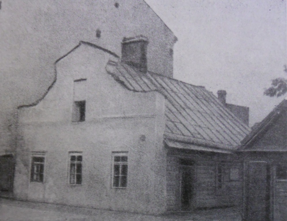 Як выглядалі дамкі майстроў на вуліцы Ажэшкі, якія знішчылі вялікія грошы Як выглядалі дамкі майстроў на вуліцы Ажэшкі, якія знішчылі вялікія грошы