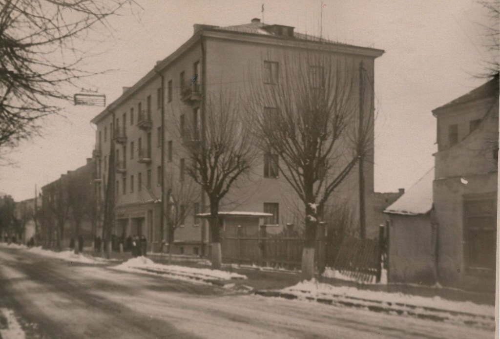 Як выглядалі дамкі майстроў на вуліцы Ажэшкі, якія знішчылі вялікія грошы Як выглядалі дамкі майстроў на вуліцы Ажэшкі, якія знішчылі вялікія грошы