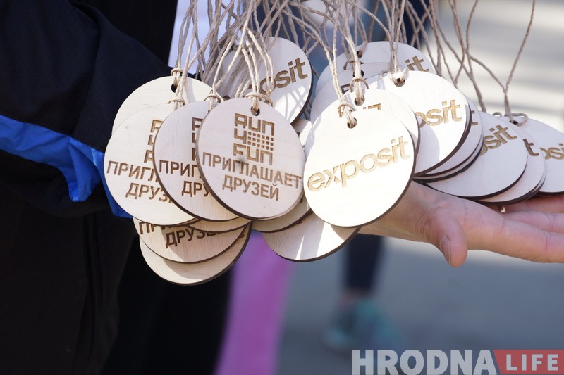 Масавы забег і шарыкі у небе. Як гродзенцы адзначылі Дзень здароўя (Фота) Масавы забег і шарыкі у небе. Як гродзенцы адзначылі Дзень здароўя (Фота)