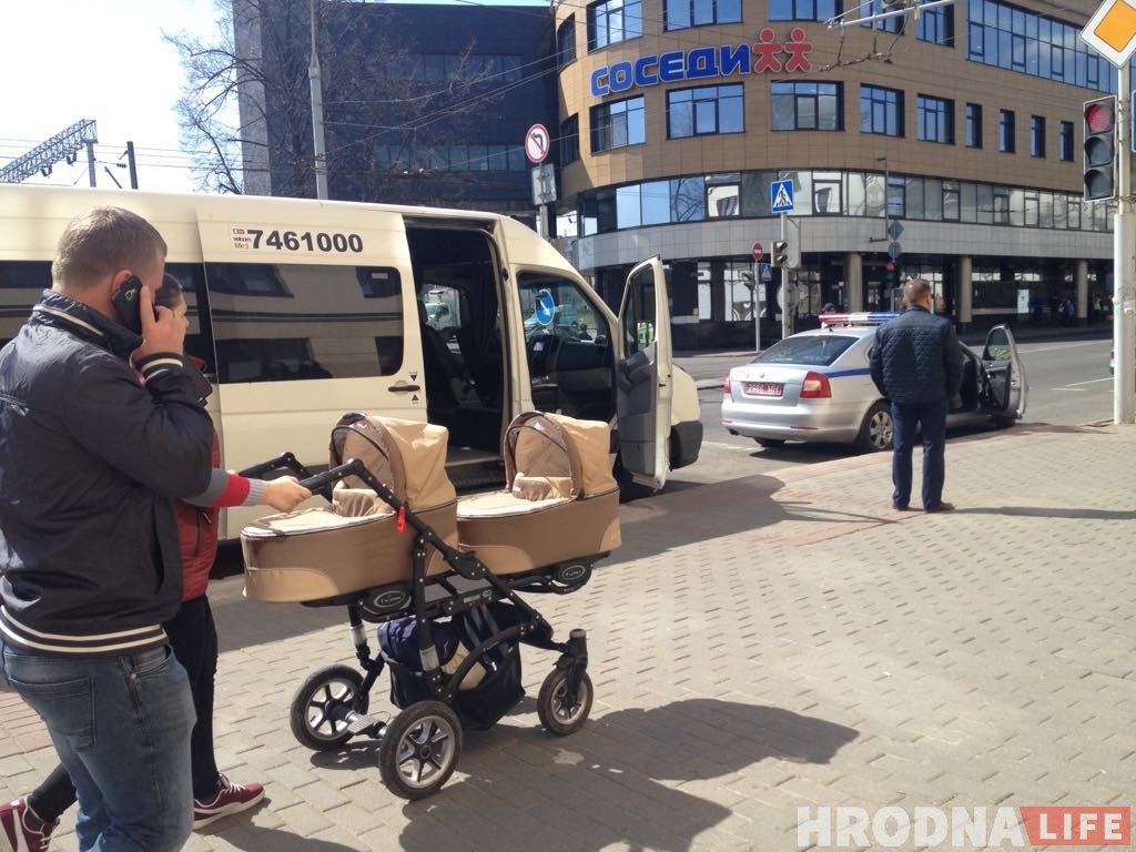 Гродзенскую маршрутку затрымалі ў Мінску перад самым выездам Гродзенскую маршрутку затрымалі ў Мінску перад самым выездам