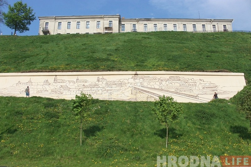 Вулічныя мастакі за два тыдні аднавілі панараму ля падножжа Новага замка