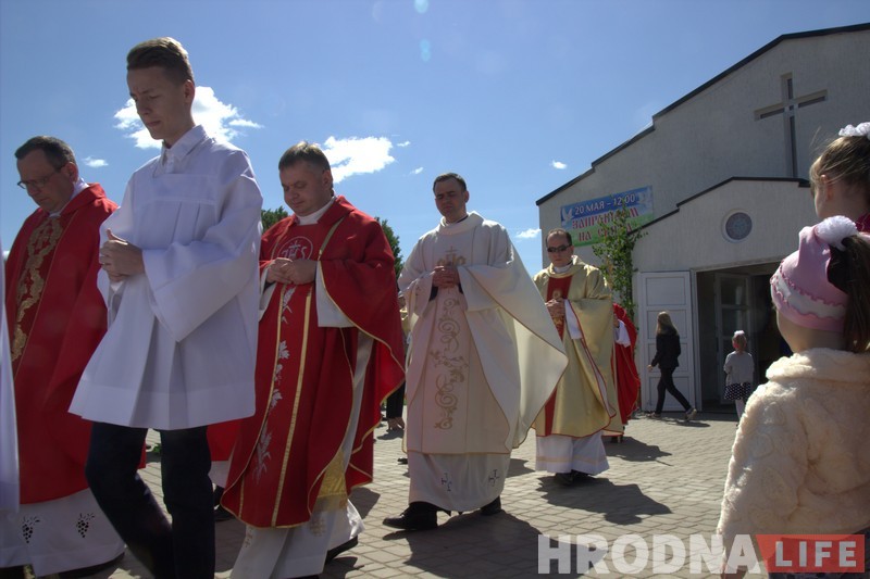 «Упершыню я прыехаў у Гродна на ровары». Арцыбіскуп Тадэвуш Кандрусевіч наведаў свята ў Альшанцы (+анекдот ад мітрапаліта)