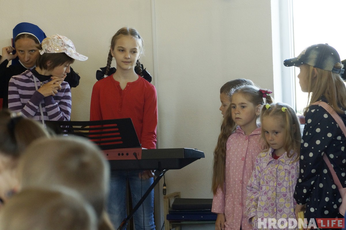 Адна на мільён. Дзесяцігадовая Насця перамагае выпускнікоў і грае ў касцёле, хоць ніколі не бачыла нот