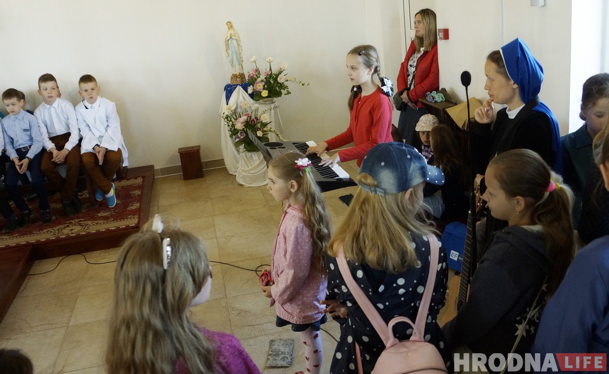 Одна на миллион. Десятилетняя Настя побеждает выпускников и играет в костеле, хотя никогда не видела нот