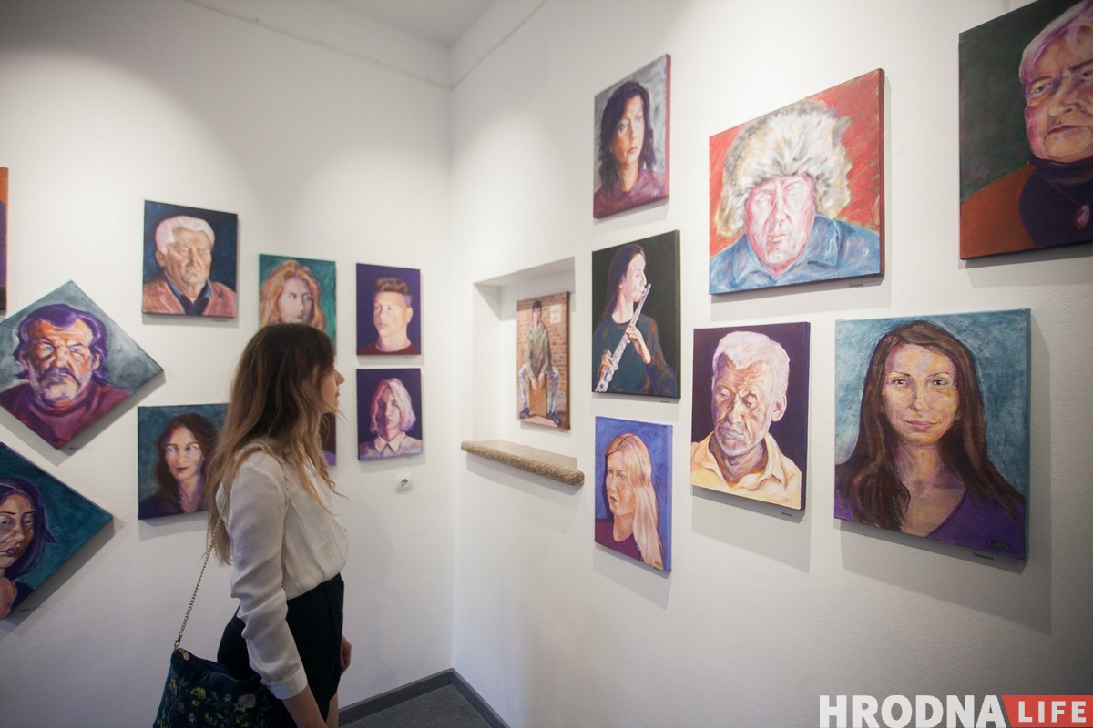 "Мастак у душы" і проста "нармальны мужык". Брытанец адкрыў выставу жывапісу ў Гродне "Мастак у душы" і проста "нармальны мужык". Брытанец адкрыў выставу жывапісу ў Гродне