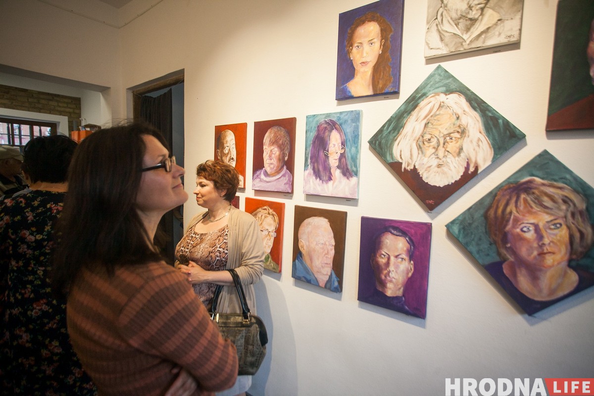 "Мастак у душы" і проста "нармальны мужык". Брытанец адкрыў выставу жывапісу ў Гродне "Мастак у душы" і проста "нармальны мужык". Брытанец адкрыў выставу жывапісу ў Гродне