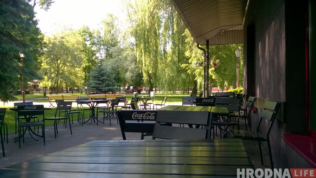 Летнія пляцоўкі ў цэнтры Гродна. Топ-10 месцаў для кавы на вольным паветры