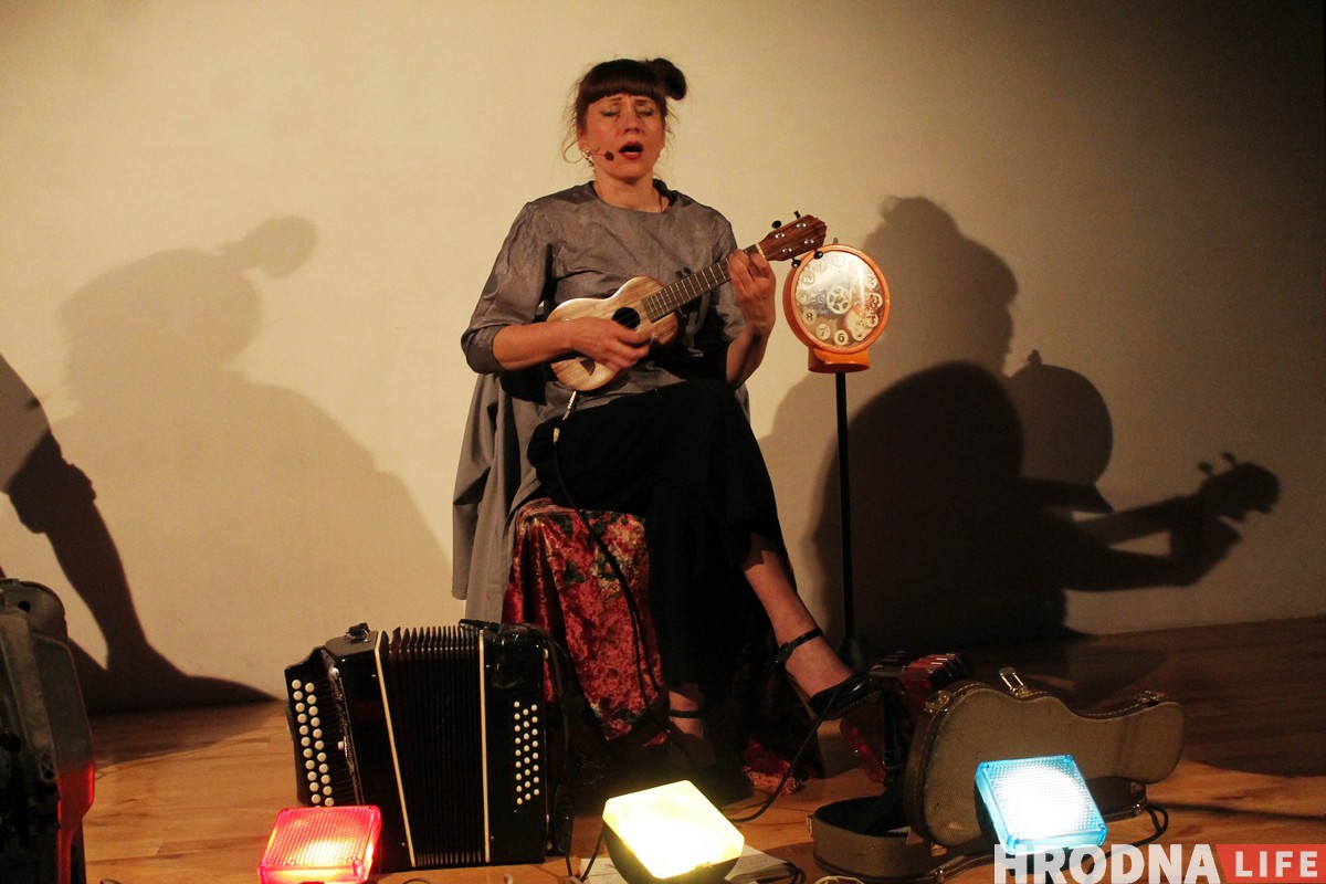 Бенька праспявала гродзенцам пра "электракаханне" Бенька праспявала гродзенцам пра "электракаханне"