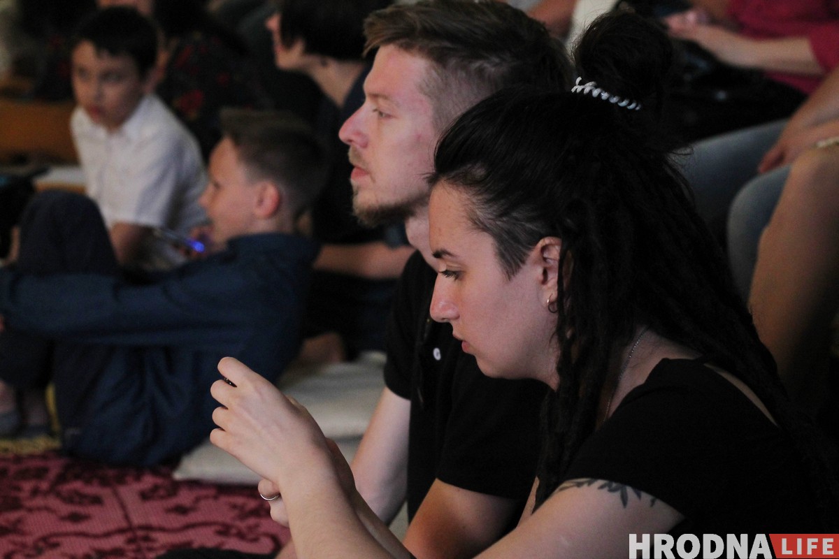 Бенька праспявала гродзенцам пра "электракаханне" Бенька праспявала гродзенцам пра "электракаханне"