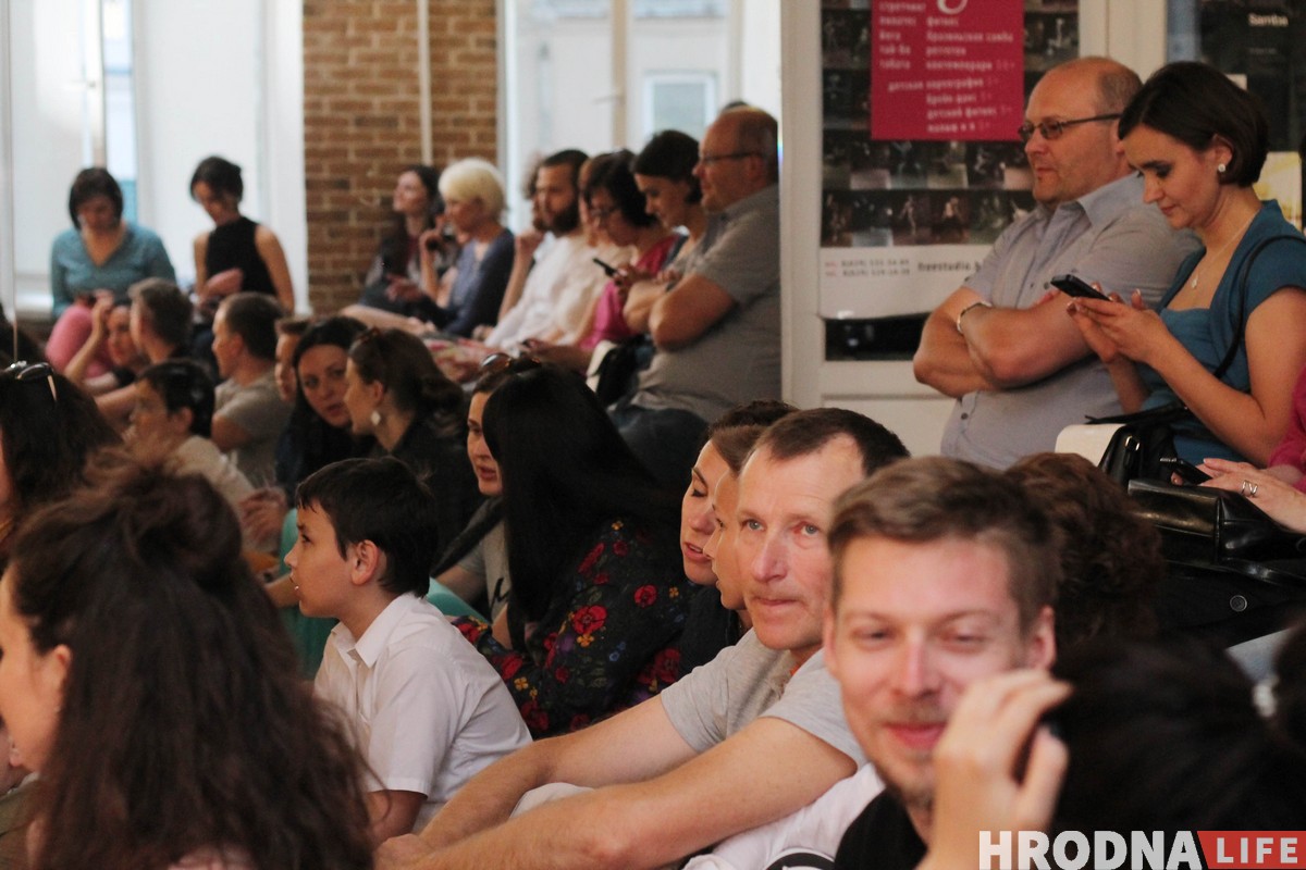 Бенька праспявала гродзенцам пра "электракаханне" Бенька праспявала гродзенцам пра "электракаханне"