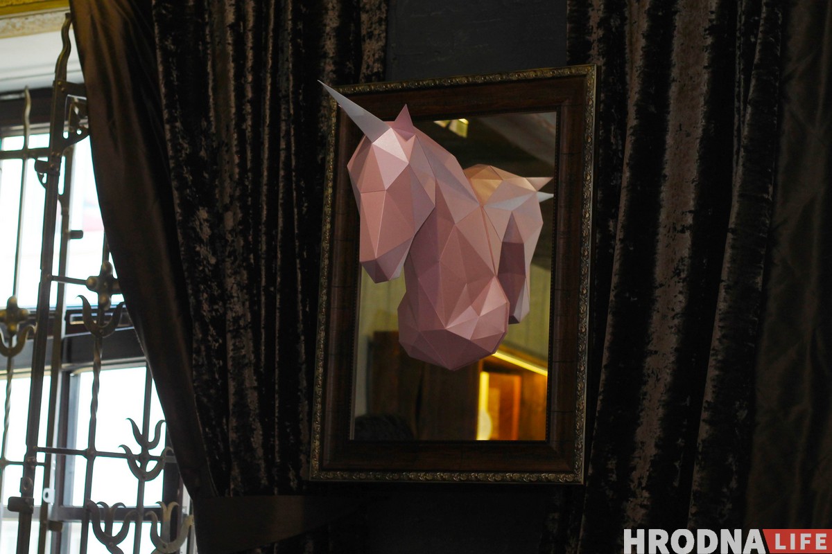 “Месца, куды захочацца вяртацца”. Галерэя “У майстра” адкрылася пасля рамонту “Месца, куды захочацца вяртацца”. Галерэя “У майстра” адкрылася пасля рамонту