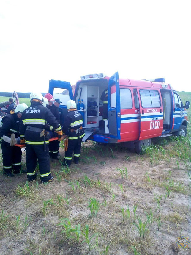У Каробчыцах упаў самалёт. Ёсць пацярпелыя У Каробчыцах упаў самалёт. Ёсць пацярпелыя