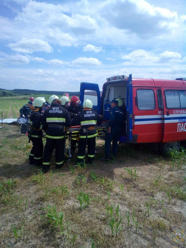 У Каробчыцах упаў самалёт. Ёсць пацярпелыя У Каробчыцах упаў самалёт. Ёсць пацярпелыя